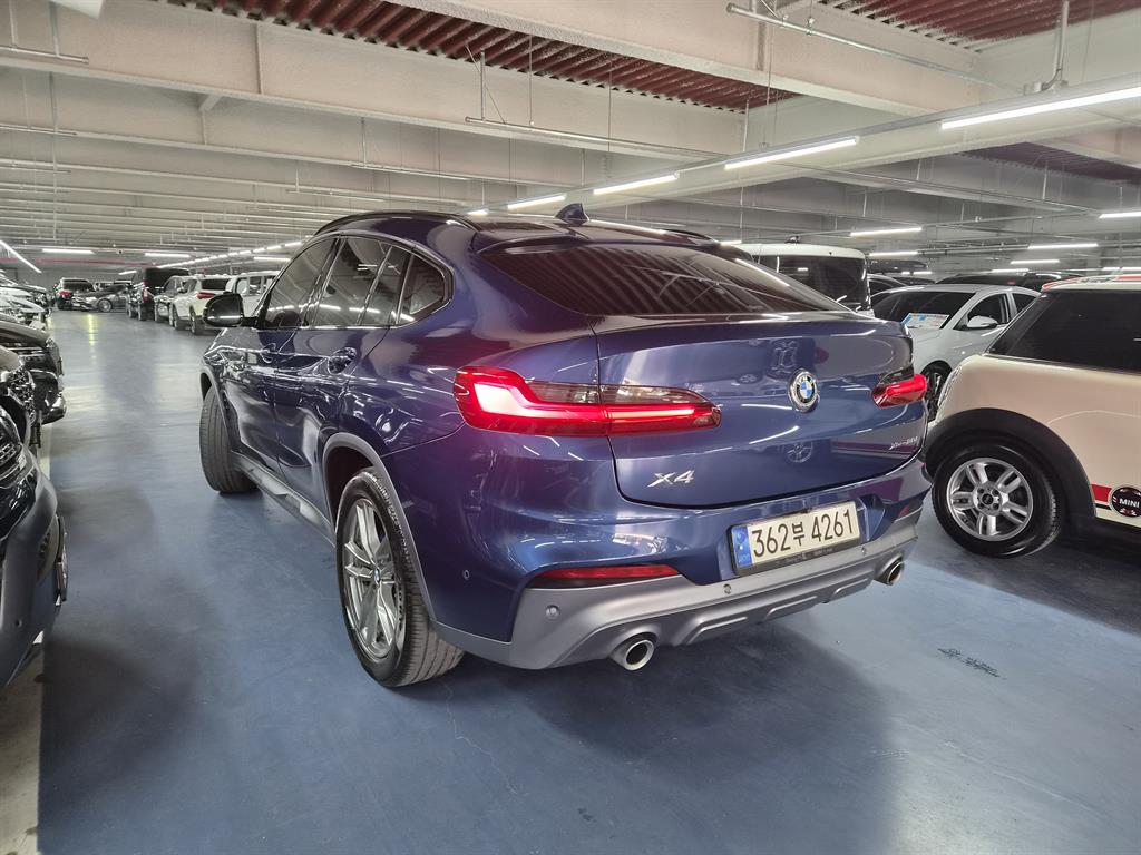 BMW X4 - Vista 4