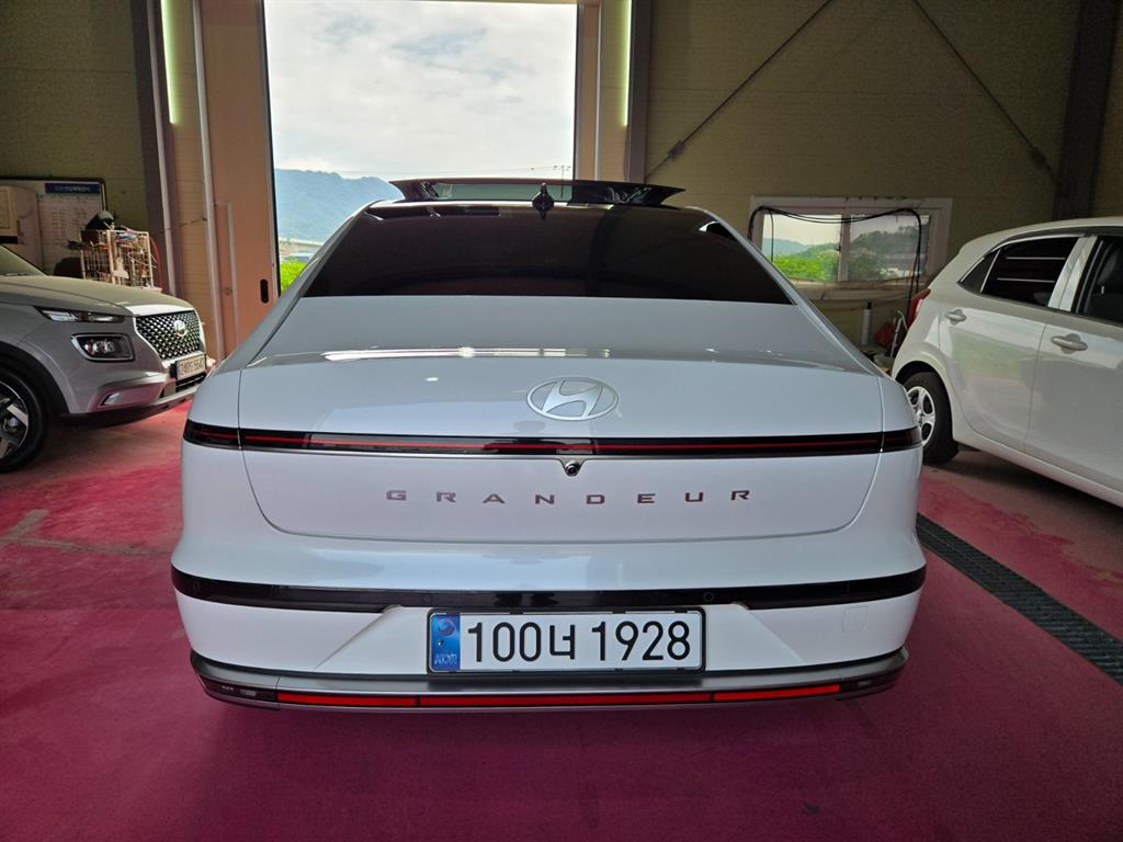 HYUNDAI Grandeur - Vista 5
