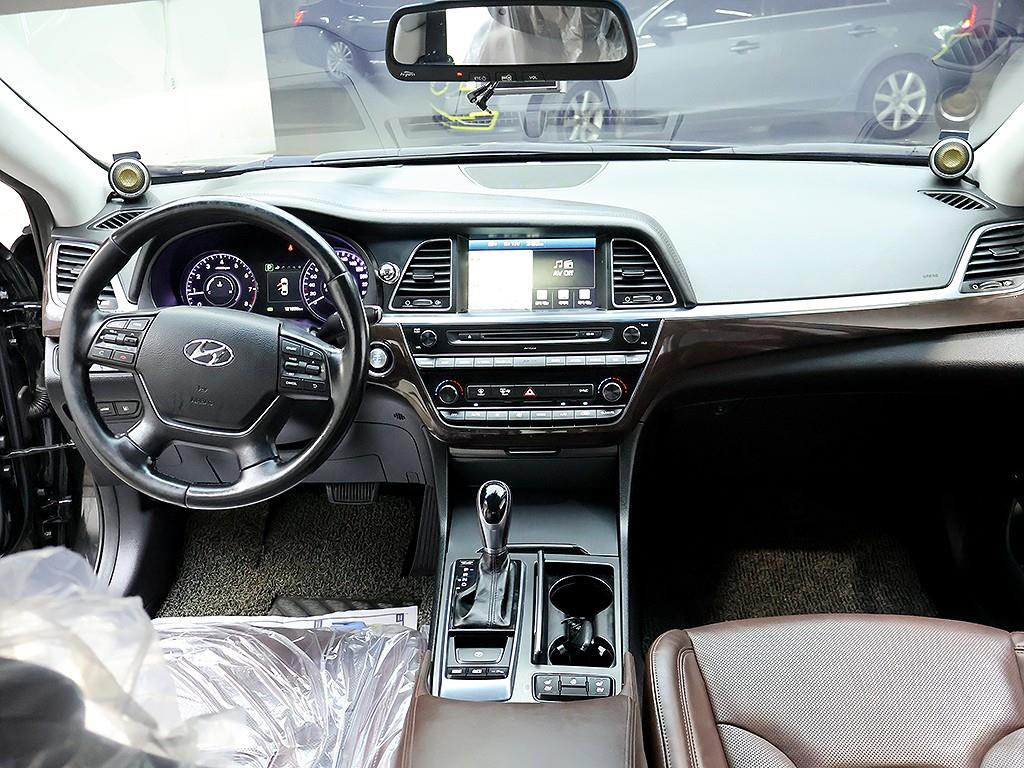 HYUNDAI Aslan - Vista 5