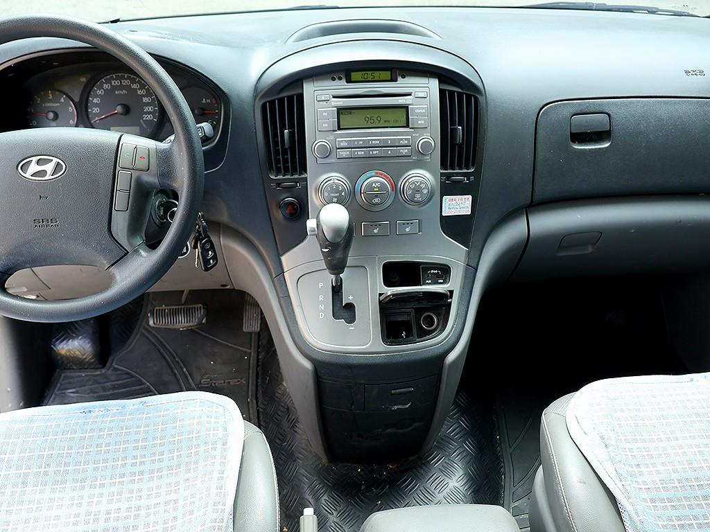 HYUNDAI Starex - Vista 5