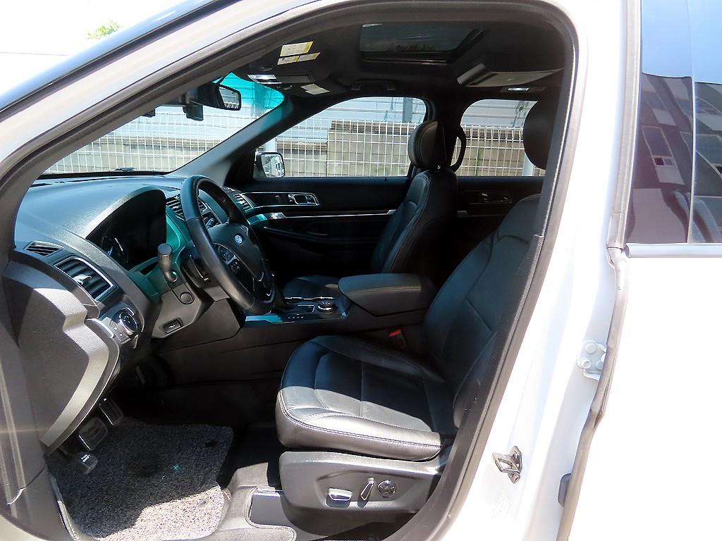 Ford Explorer - Vista 5