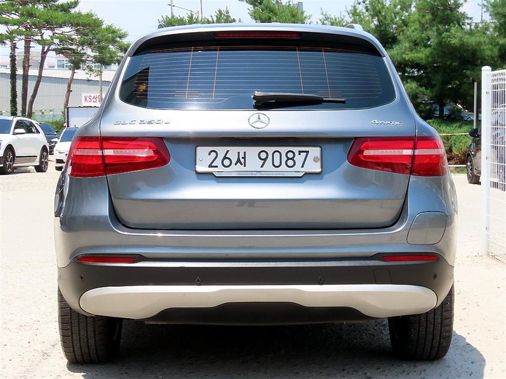 Mercedes Benz GLC Class - Vista 4