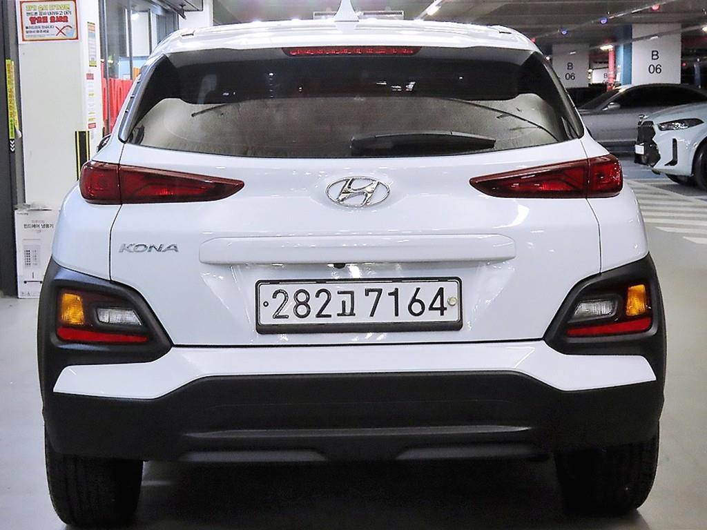 HYUNDAI Kona - Vista 5