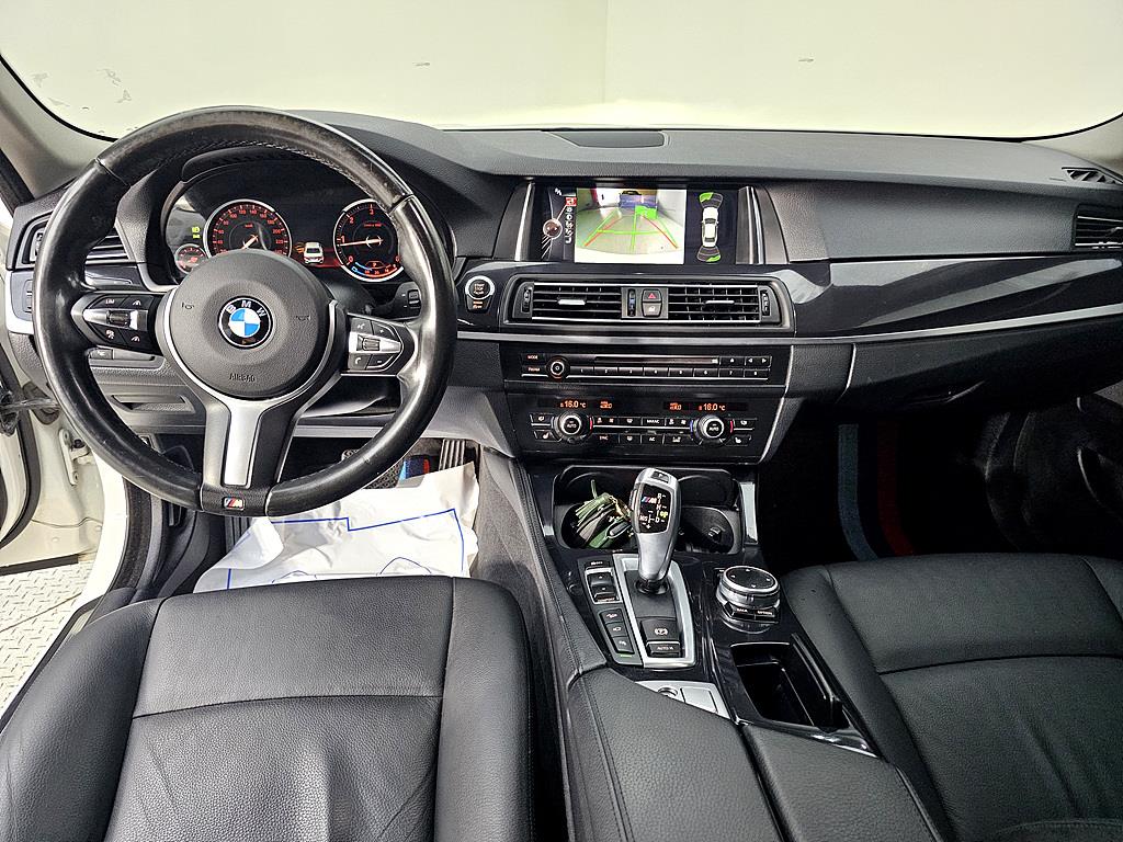 BMW 5 Series - Vista 5