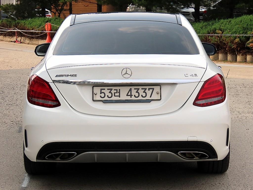 Mercedes Benz C Class - Vista 4