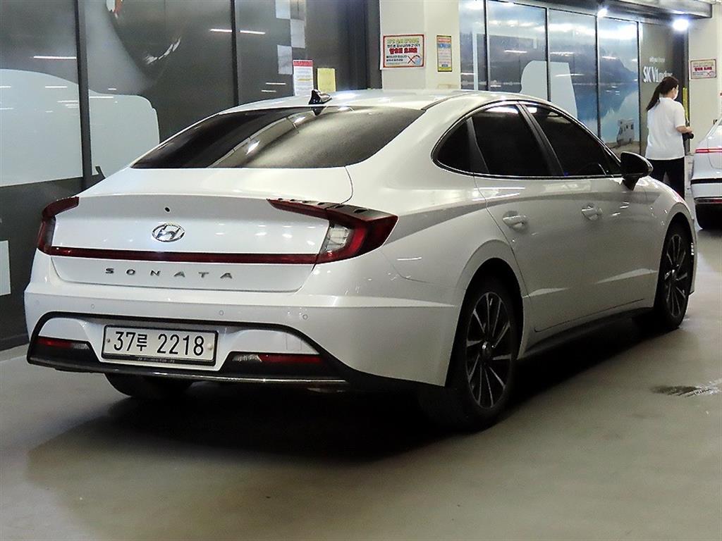 HYUNDAI Sonata - Vista 4