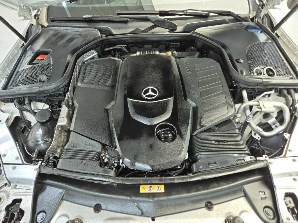 Mercedes Benz CLS Class - Vista 5