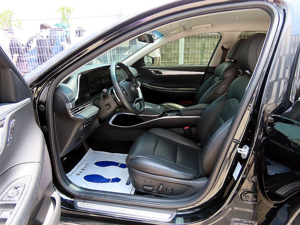 HYUNDAI Grandeur - Vista 5