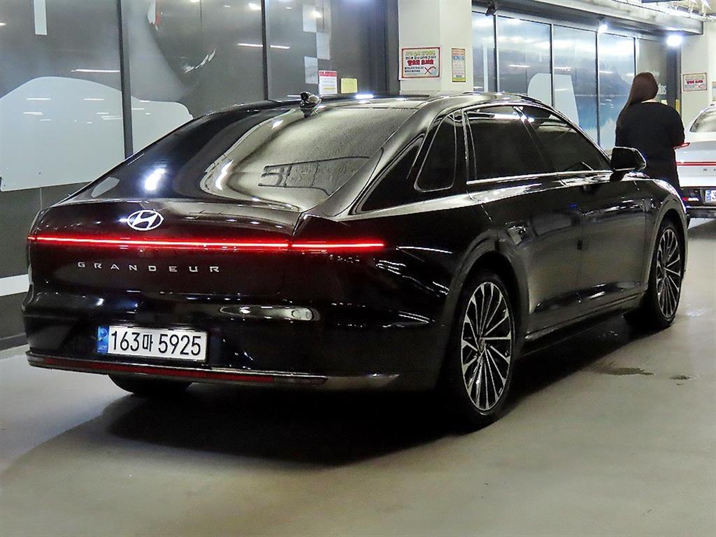 HYUNDAI Grandeur - Vista 4