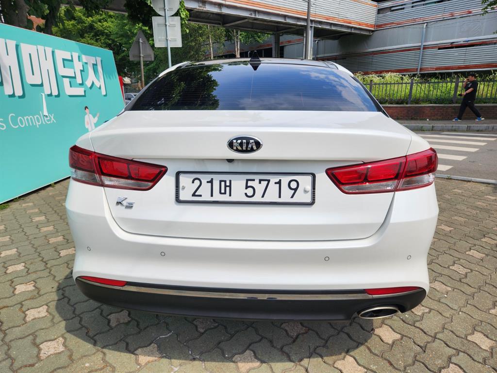 KIA K5 - Vista 4