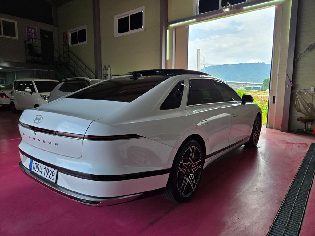 HYUNDAI Grandeur - Vista 4