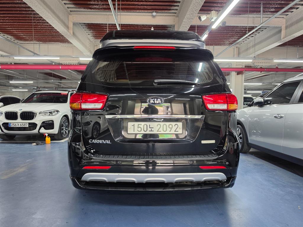 KIA Carnival - Vista 4