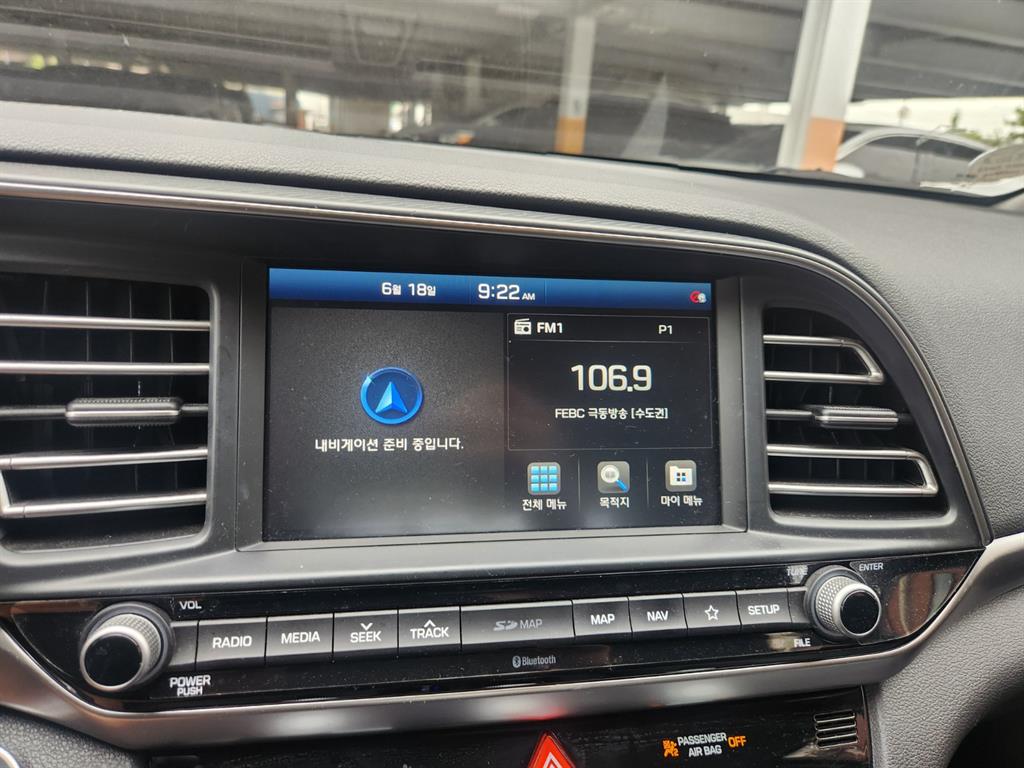HYUNDAI Avante - Vista 4