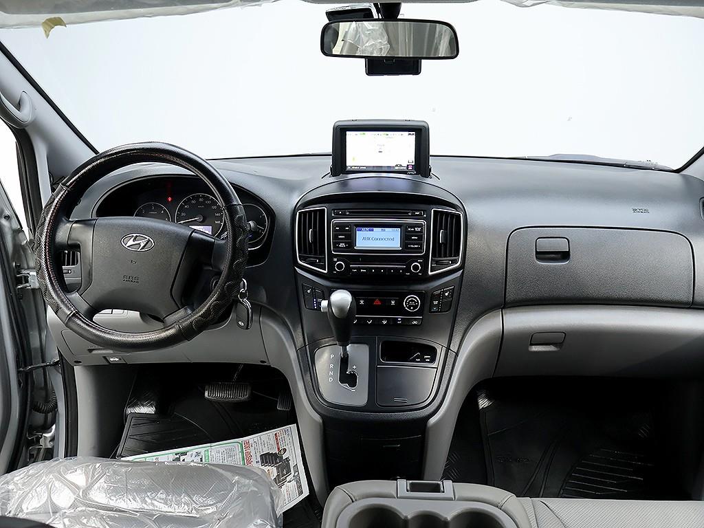 HYUNDAI Starex - Vista 5