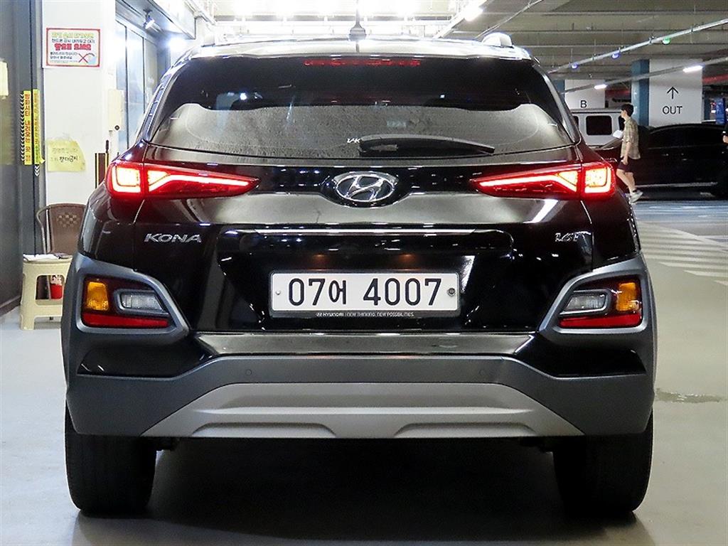 HYUNDAI Kona - Vista 5