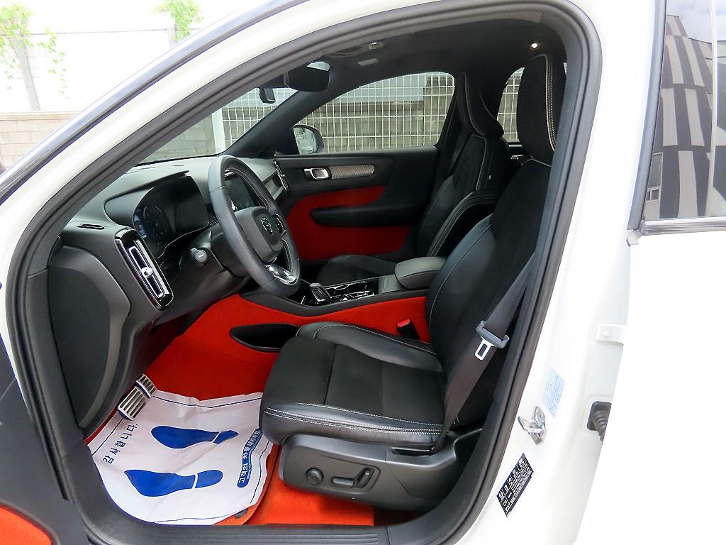 Volvo XC40 - Vista 5