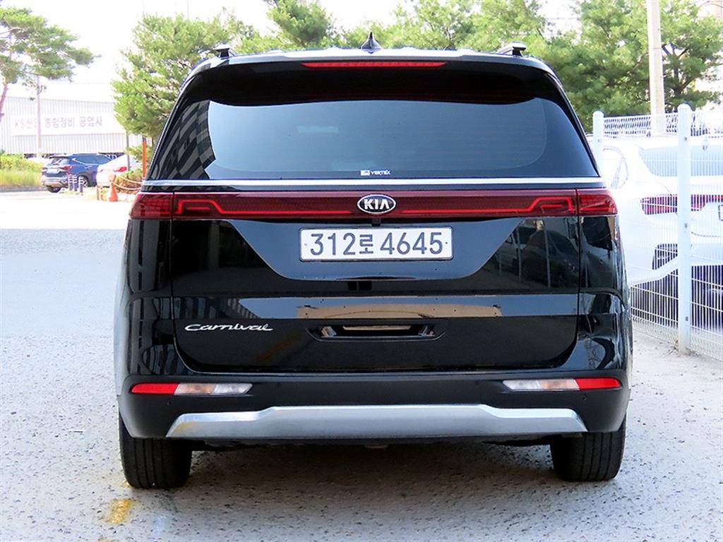 KIA Carnival - Vista 4