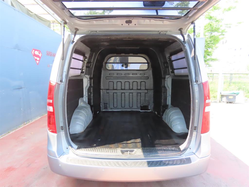 HYUNDAI Starex - Vista 5