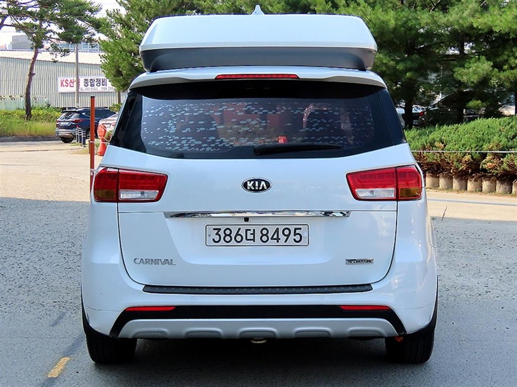 KIA Carnival - Vista 4