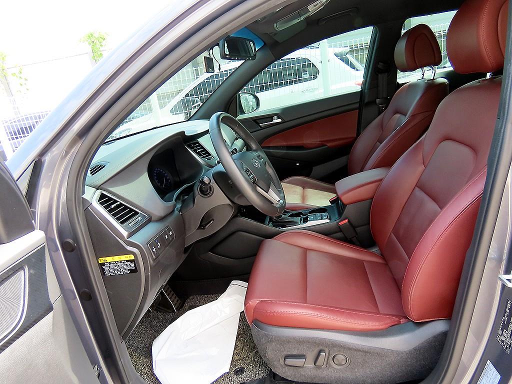 HYUNDAI Tucson - Vista 5