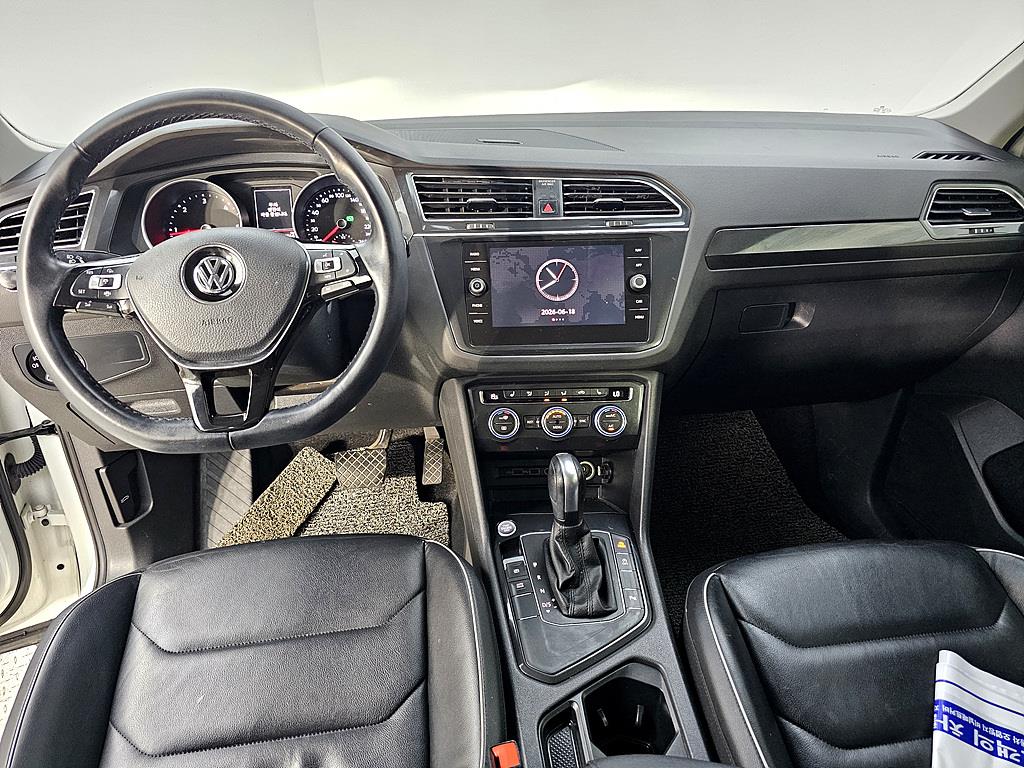 Volkswagen Tiguan - Vista 5