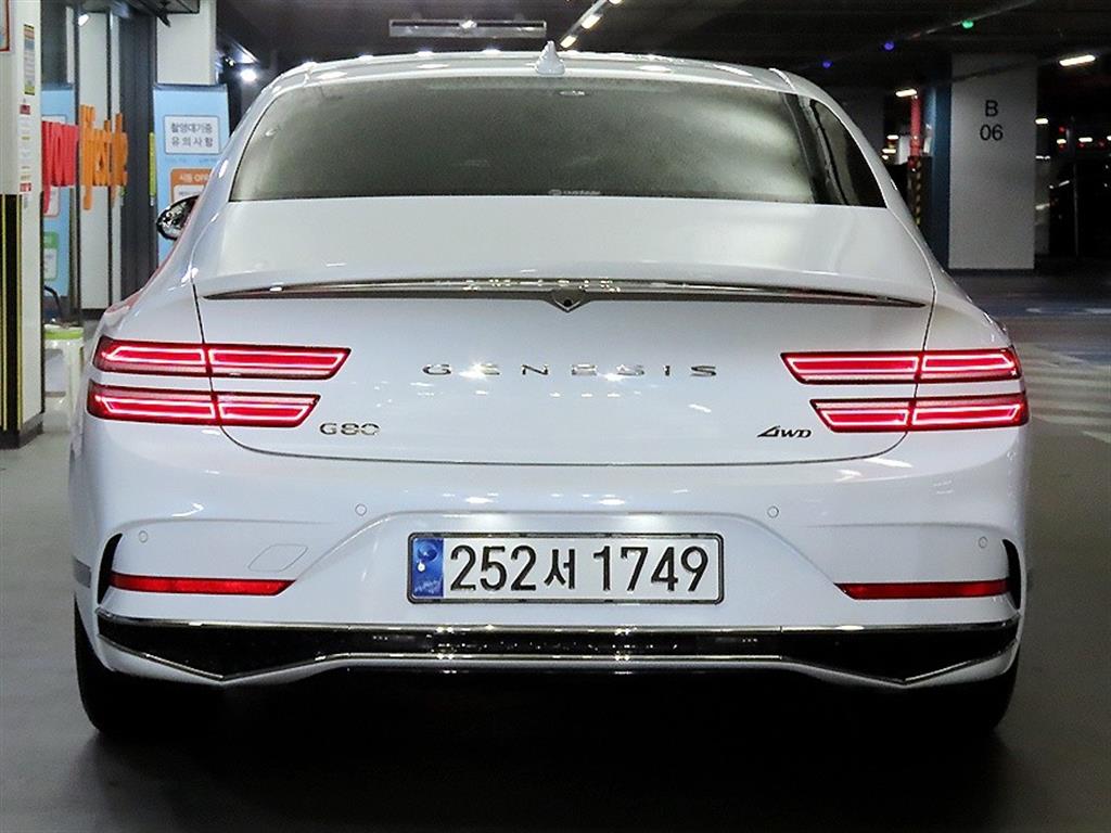 Genesis G80 - Vista 5