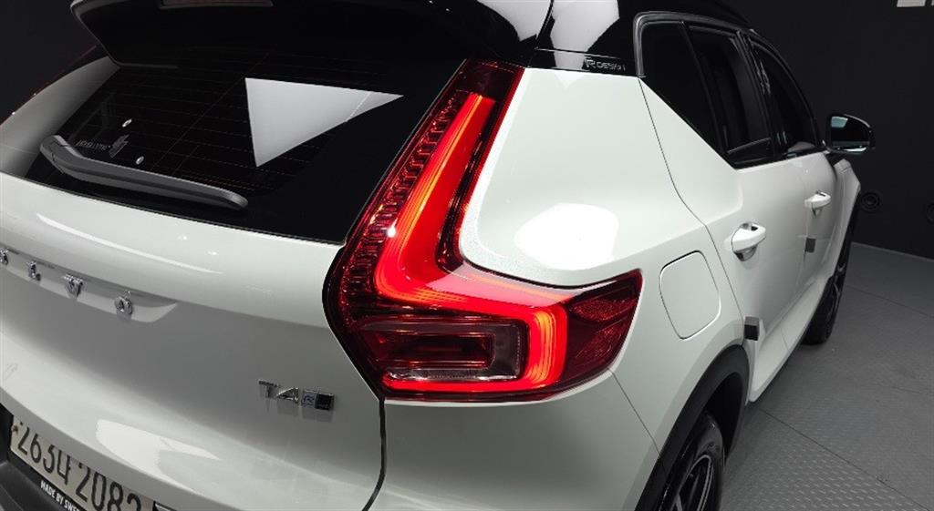 Volvo XC40 - Vista 5