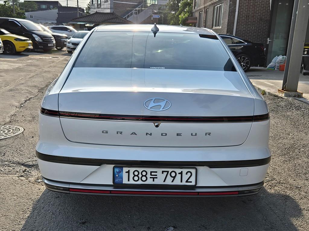 HYUNDAI Grandeur - Vista 4