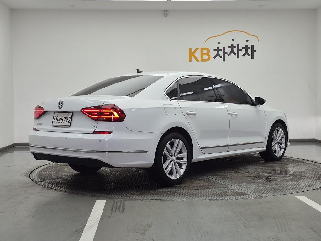 Volkswagen Passat - Vista 4