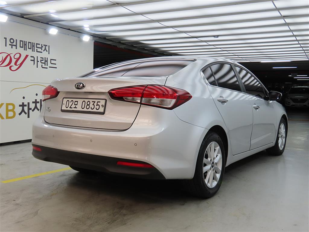 KIA K3 - Vista 4