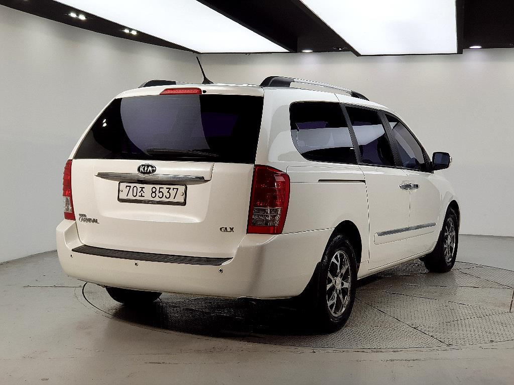 KIA Carnival - Vista 4