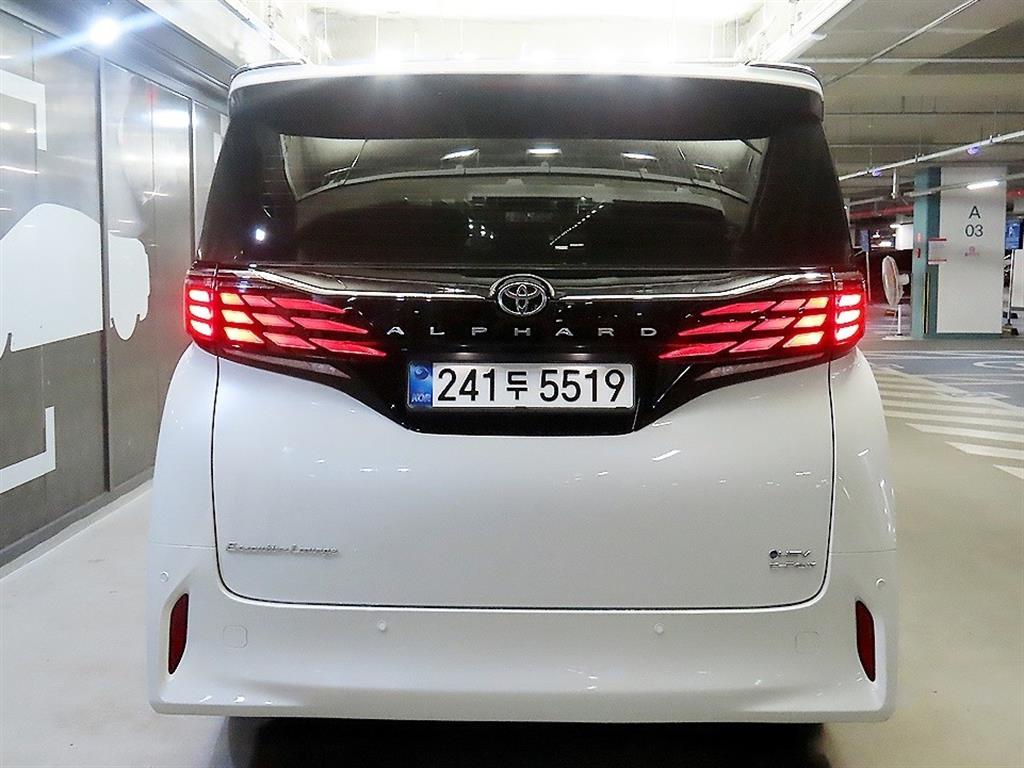 Toyota Alphard - Vista 5