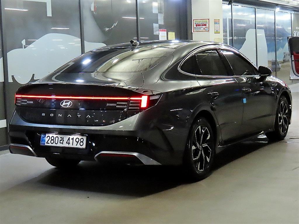 HYUNDAI Sonata - Vista 4