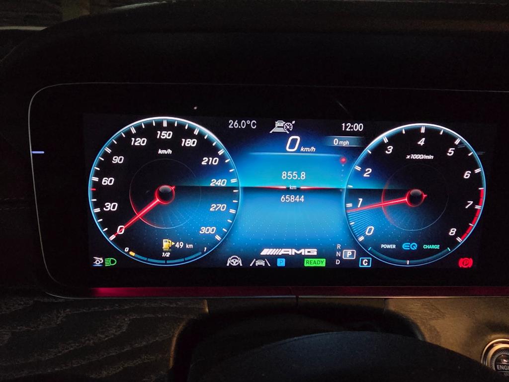Mercedes Benz AMG GT - Vista 4