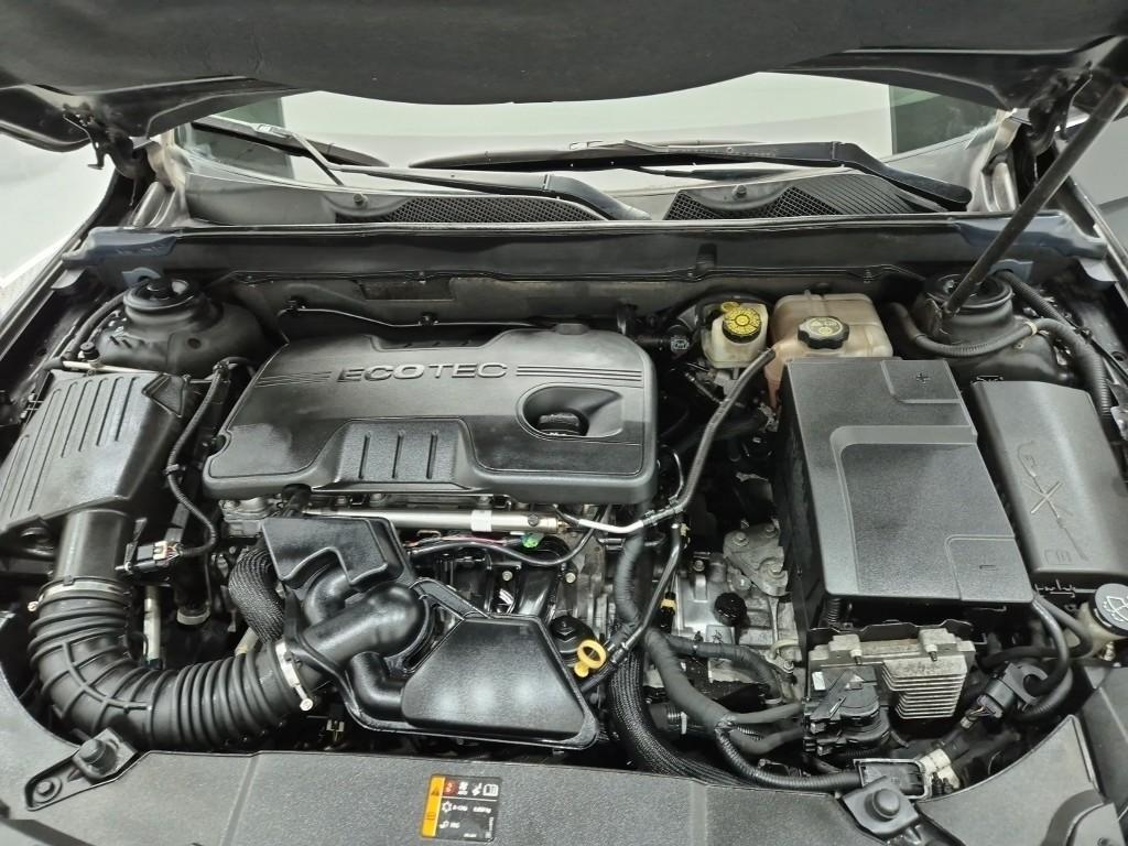 Chevrolet Malibu - Vista 5