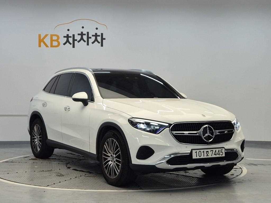 Mercedes Benz GLC Class - Vista 4