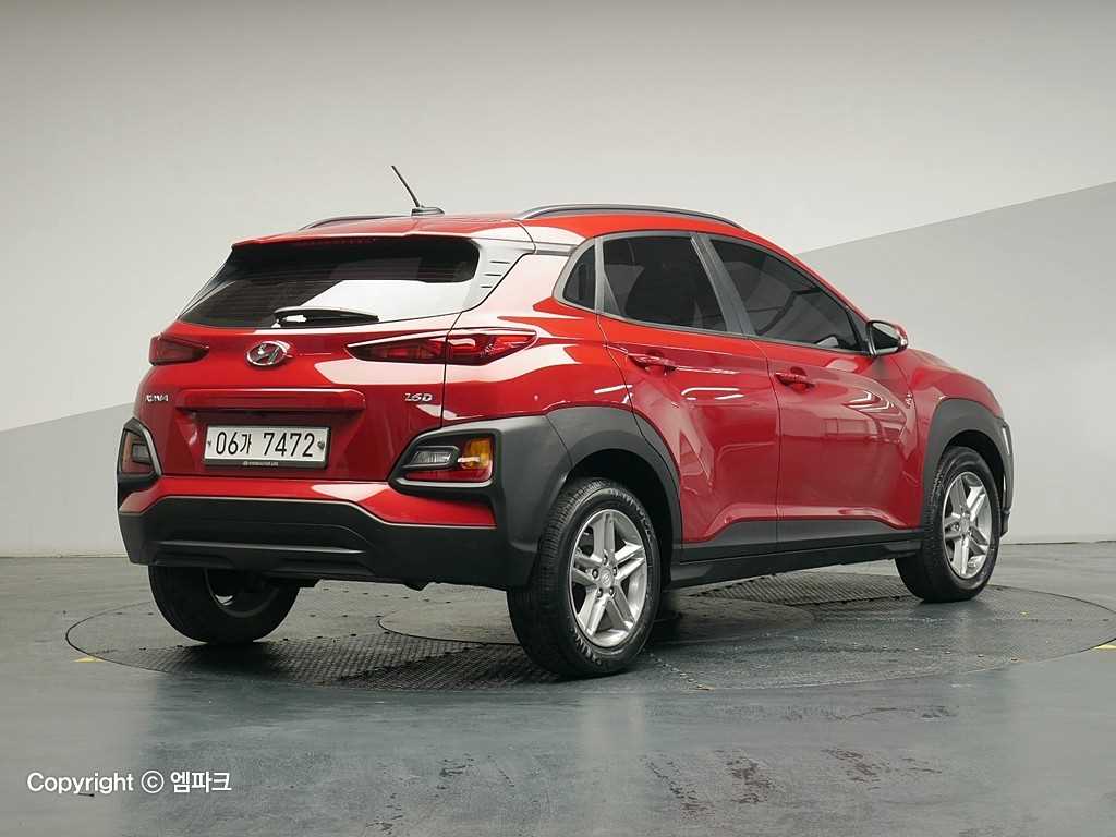 HYUNDAI Kona - Vista 4