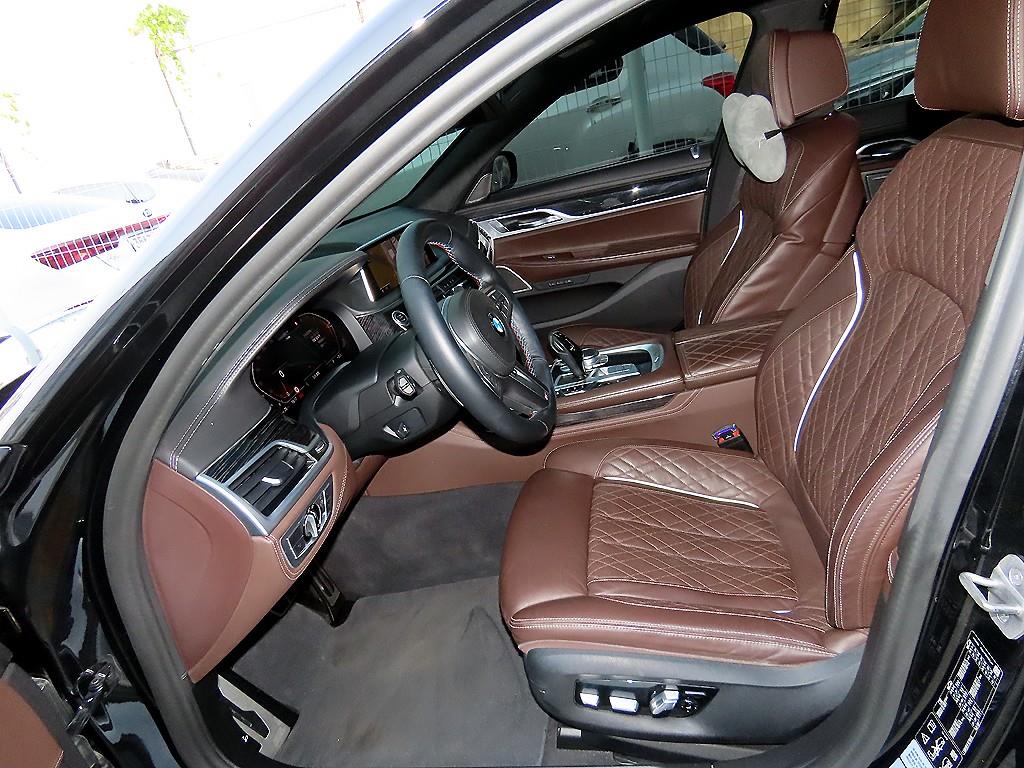 BMW 7 Series - Vista 5