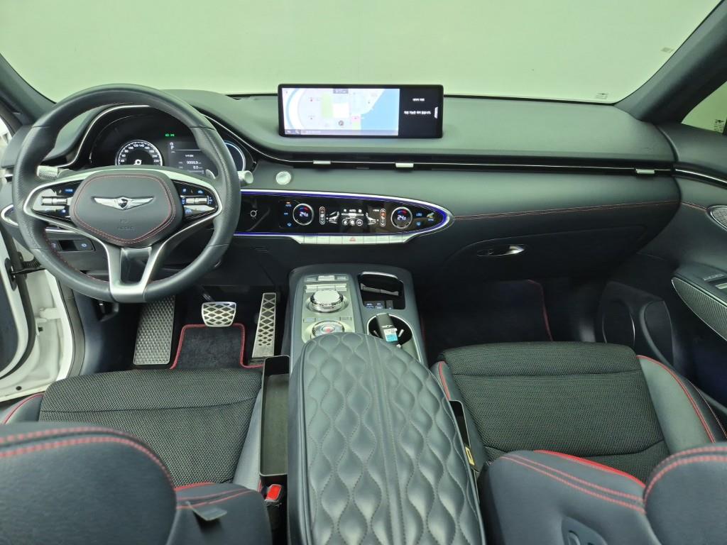 Genesis GV70 - Vista 5