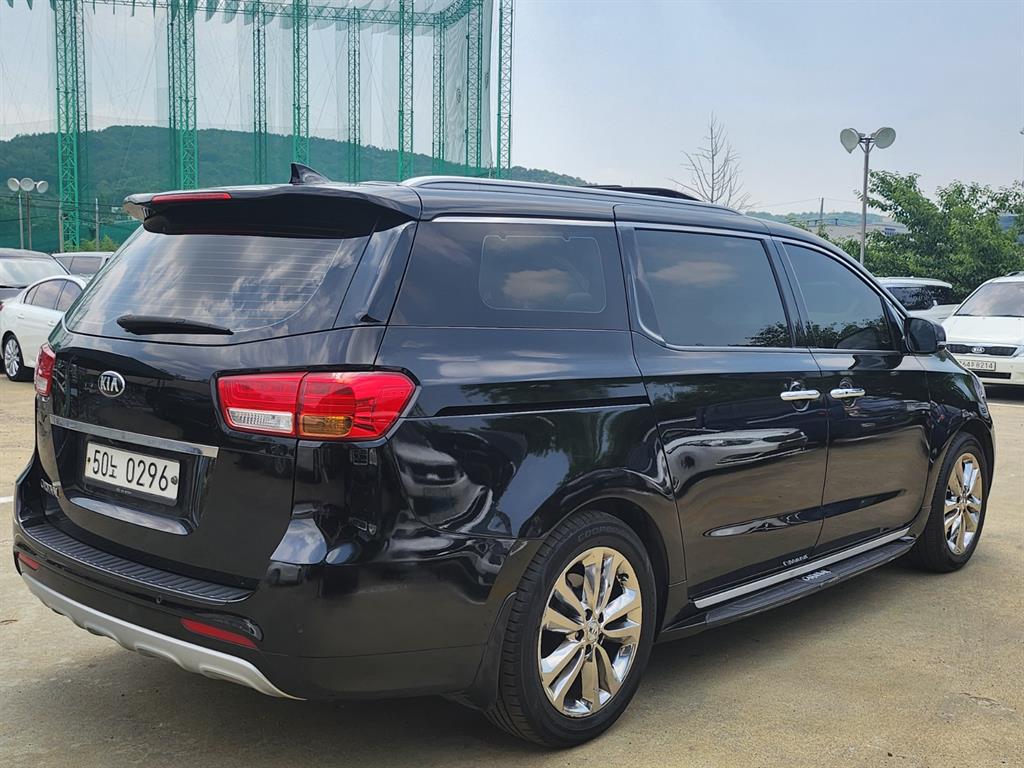 KIA Carnival - Vista 4