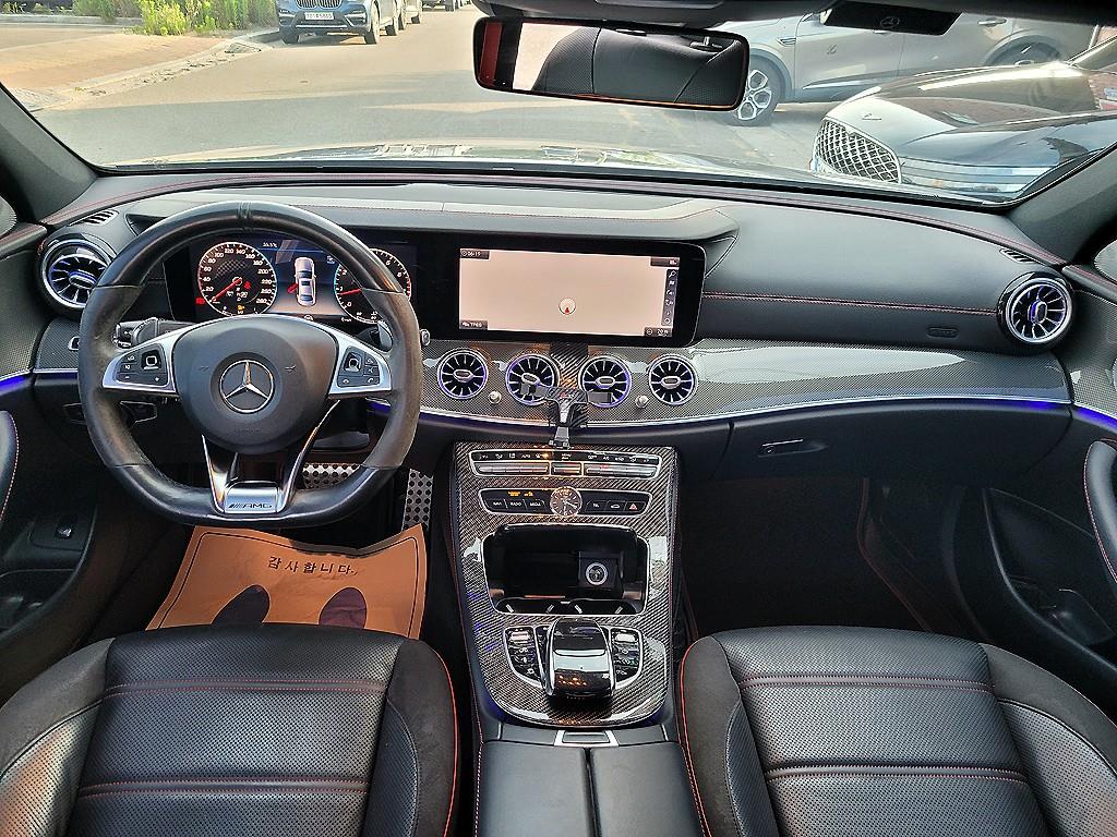 Mercedes Benz E class - Vista 5