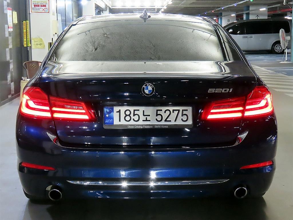 BMW 5 Series - Vista 5