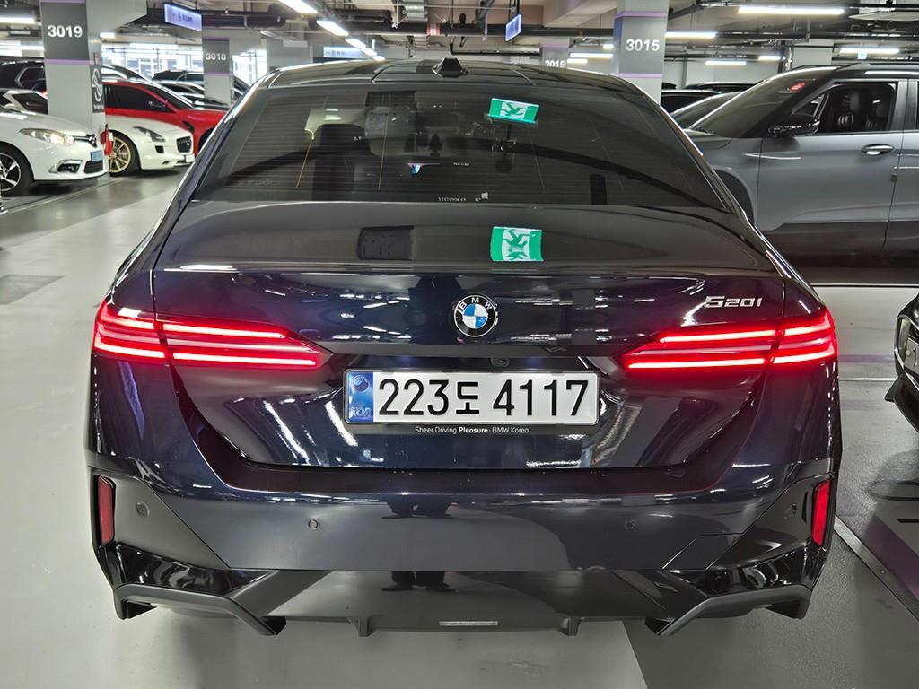 BMW 5 Series - Vista 4