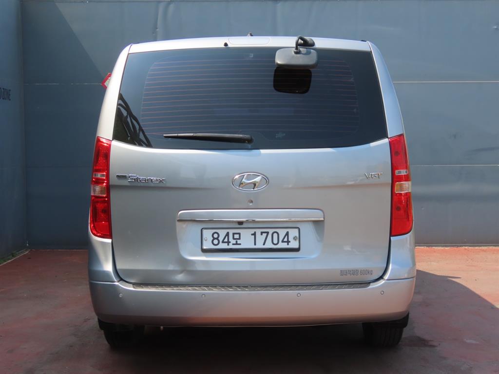HYUNDAI Starex - Vista 4