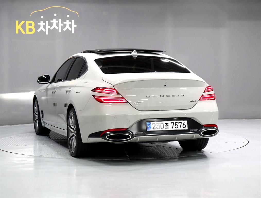 Genesis G70 - Vista 4