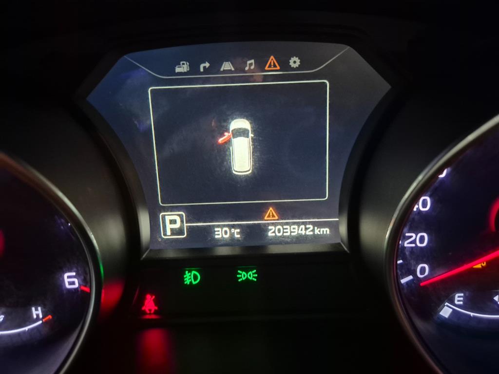 KIA Carnival - Vista 5