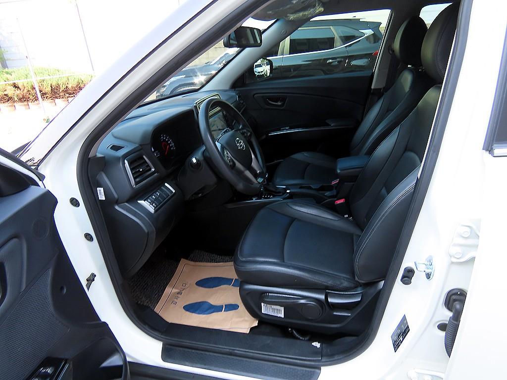 Ssangyong Tivoli - Vista 5
