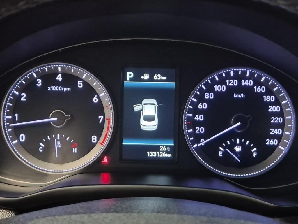 HYUNDAI Grandeur - Vista 5