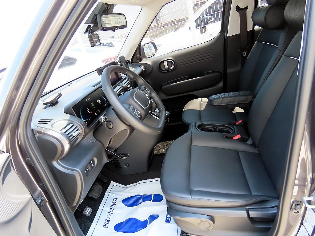 HYUNDAI Casper - Vista 5