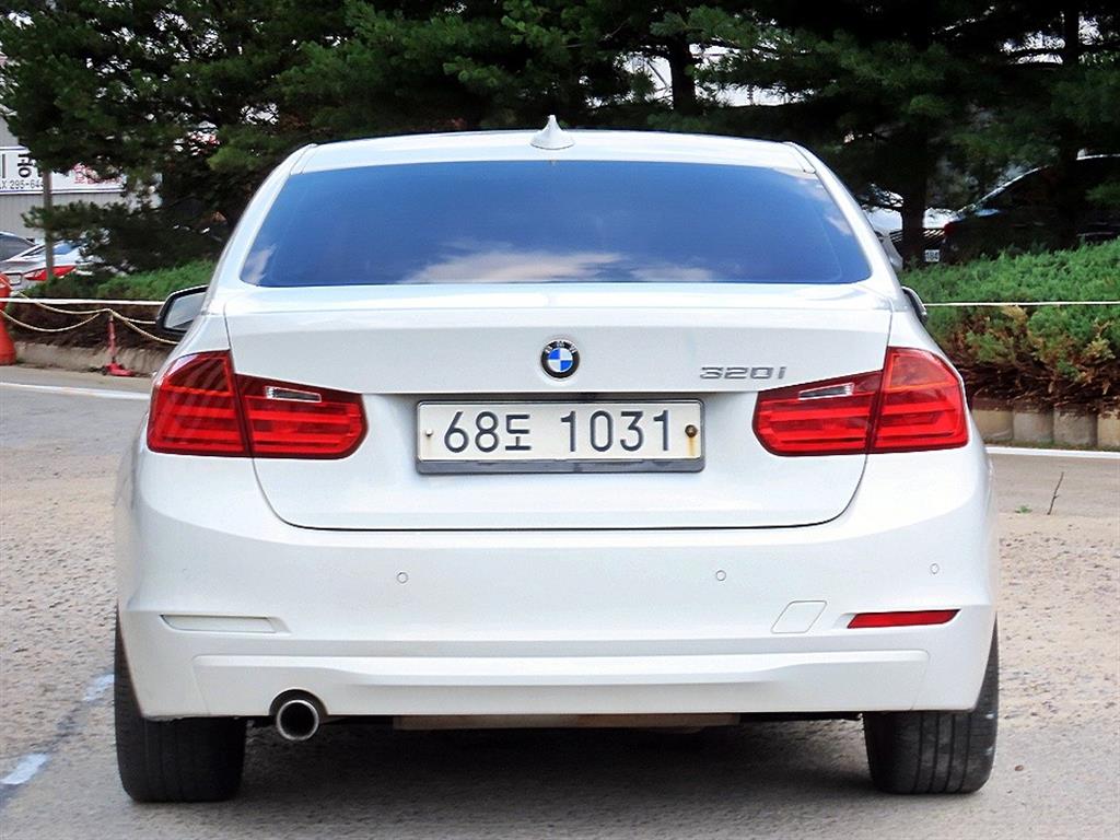 BMW 3 series - Vista 4